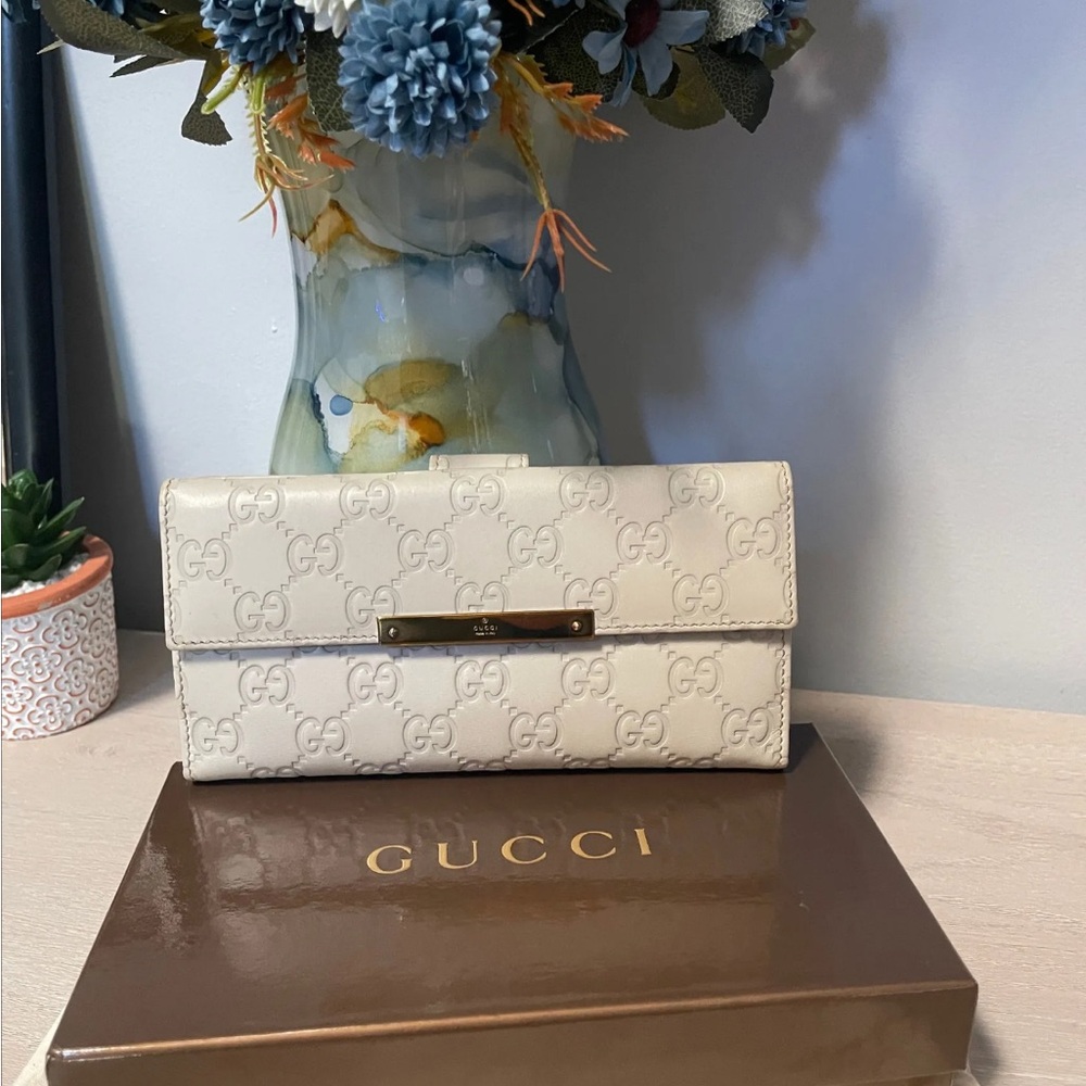 Gucci Beige Embossed Wallet